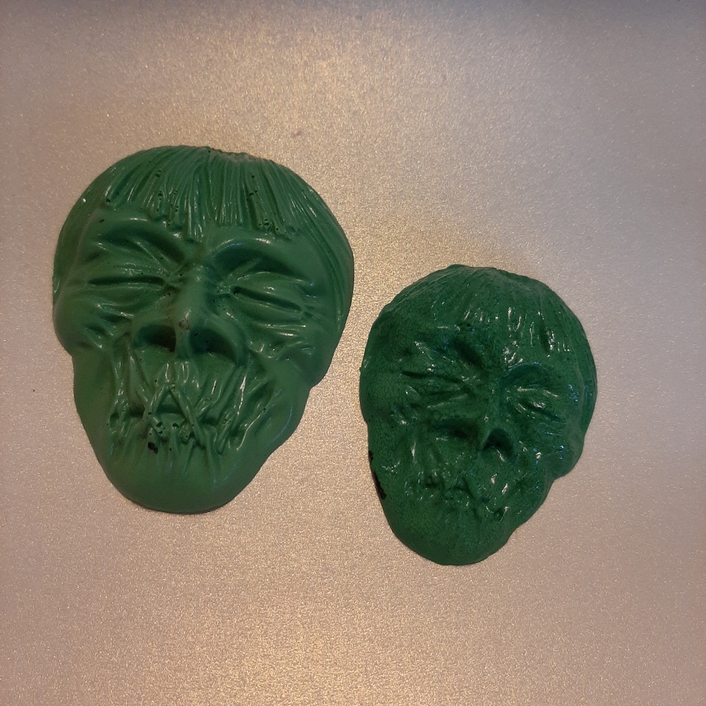 Resin Zombie head set
